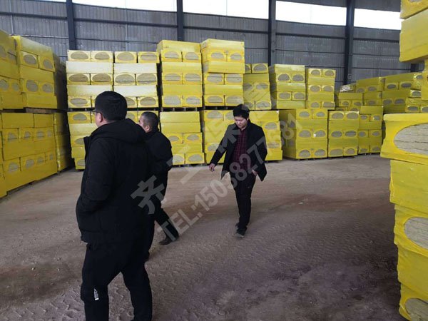 關于新料與回收料制造的XPS擠塑板質量的比較